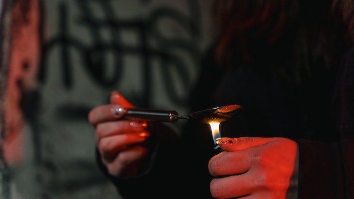 heroin heating on spoon