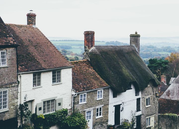 A row of cottages in the countryside